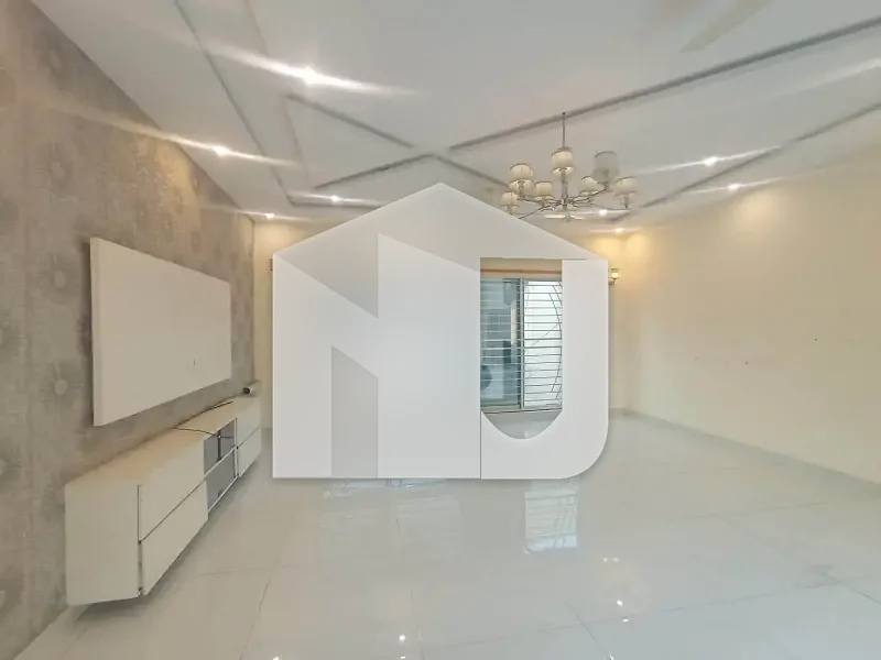 E-11 Out Class Location Full House For Rent, photo 2