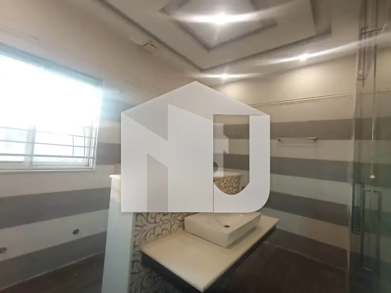 E-11 Out Class Location Full House For Rent, photo 13