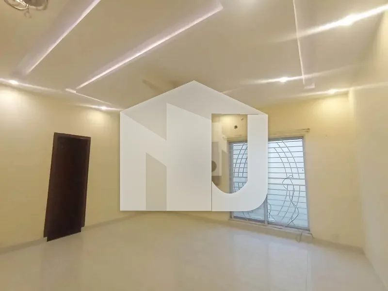 E-11 Out Class Location Full House For Rent, photo 8