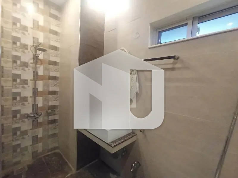 E-11 Out Class Location Full House For Rent, photo 11