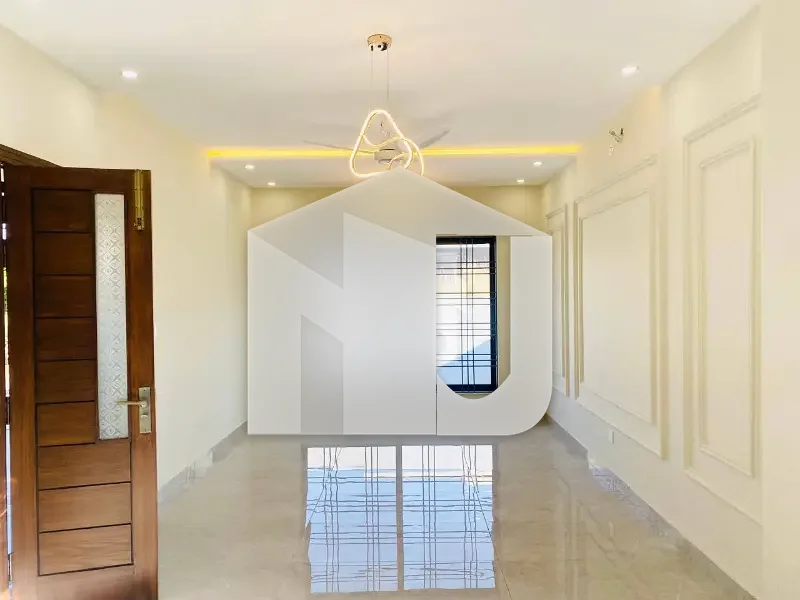 10 Marla Brand New Designer House For Rent DHA Phase 5, photo 6