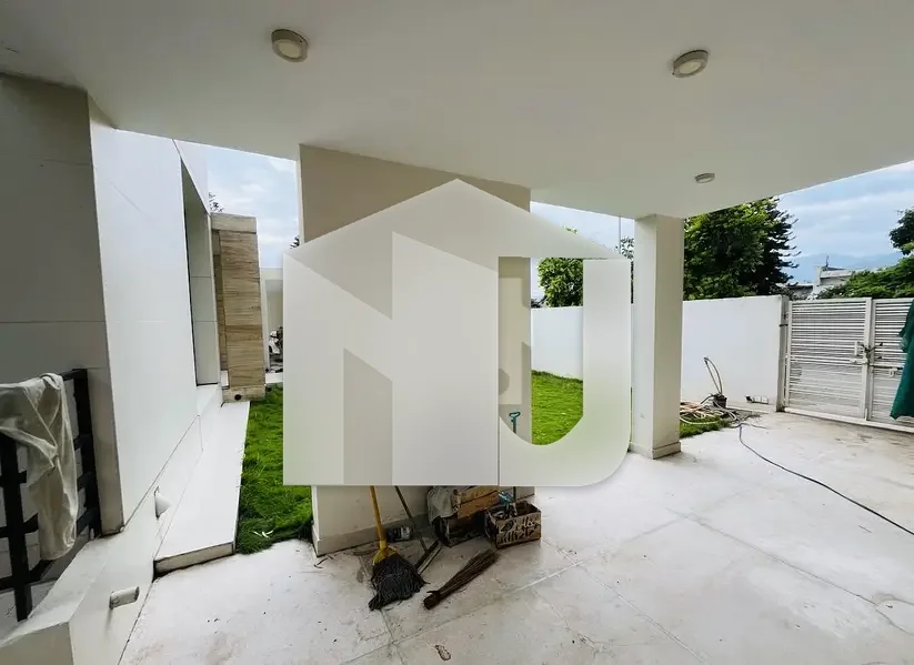 F-7 Triple Story Luxury House, photo 5