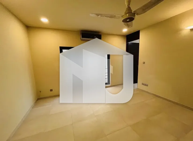 F-7 Triple Story Luxury House, photo 2