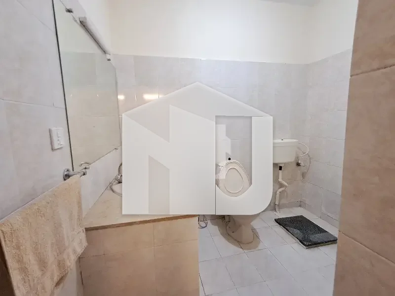 F-10 Beautiful House 2 Kitchen With Extra Land House Available For Rent, photo 7