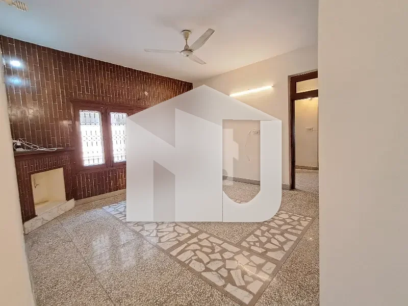 F-10 Beautiful House 2 Kitchen With Extra Land House Available For Rent, photo 5