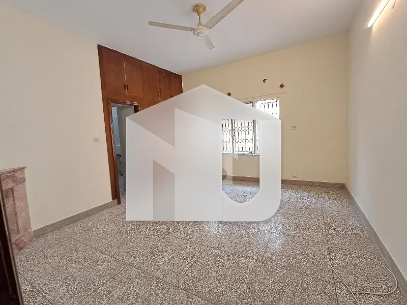 F-10 Beautiful House 2 Kitchen With Extra Land House Available For Rent, photo 8