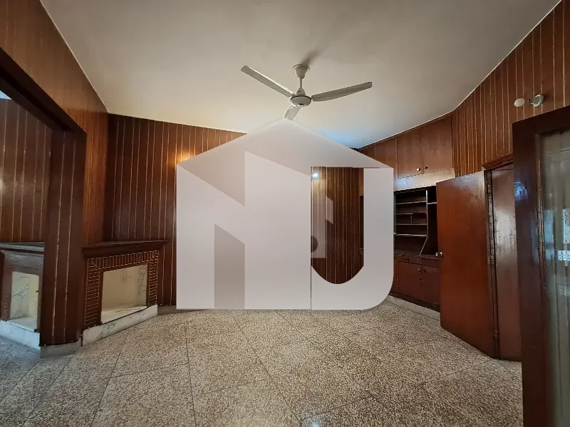 F-10 Beautiful House 2 Kitchen With Extra Land House Available For Rent, photo 11