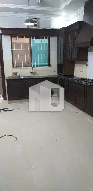 F-10 Beautiful House Available For Rent, photo 6