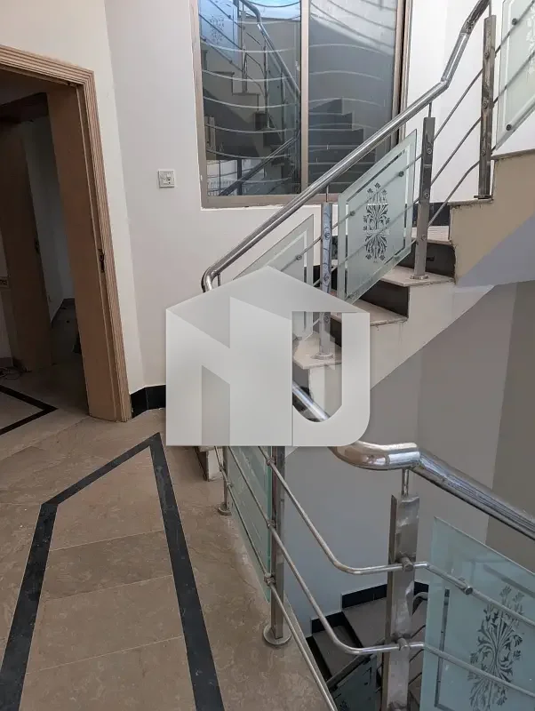 F-11 Double Unit House Proper Double Unit With 2 Kitchens, Marble Flooring, And 6 Spacious Bedrooms Available For Rent, photo 9