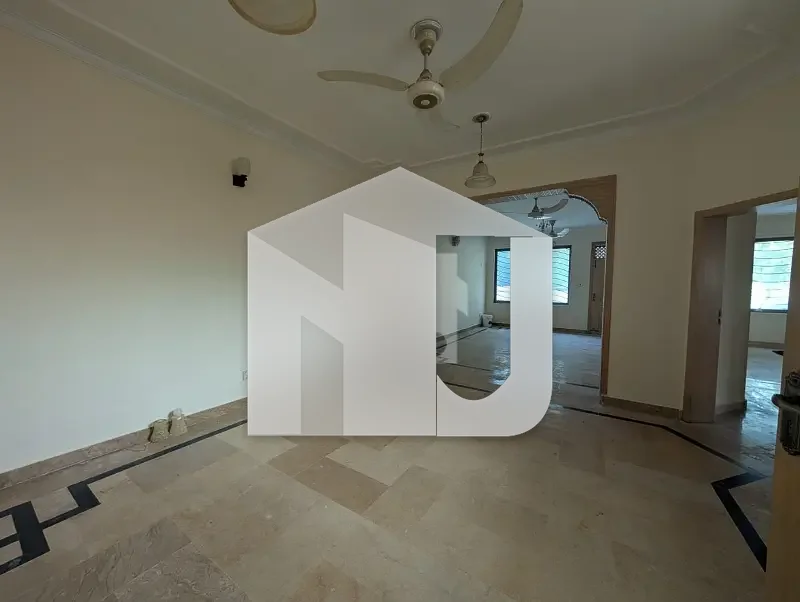 F-11 Double Unit House Proper Double Unit With 2 Kitchens, Marble Flooring, And 6 Spacious Bedrooms Available For Rent, photo 10