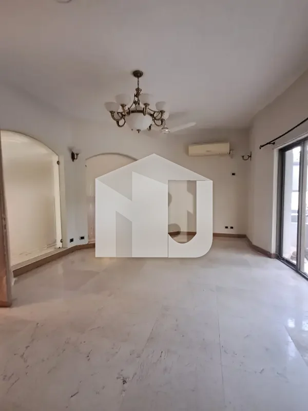 F-11 Beautiful Location Full House Available For Rent, photo 5