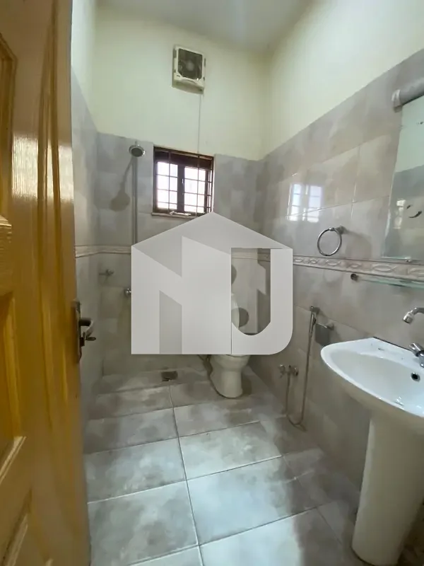 4Marla Upper Portion For Rent 2bed With Washroom Dining Open Mumty, photo 16