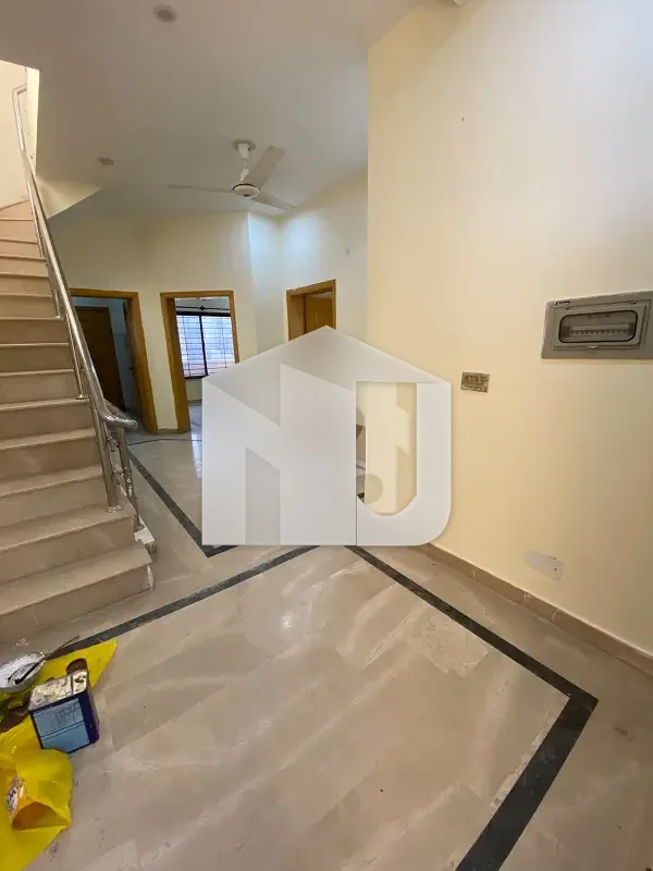 4Marla Upper Portion For Rent 2bed With Washroom Dining Open Mumty