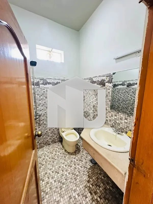 Spacious House Is Available For rent In Ideal Location Of G-11, photo 4