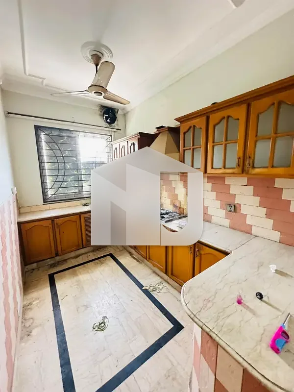 Spacious House Is Available For rent In Ideal Location Of G-11, photo 5