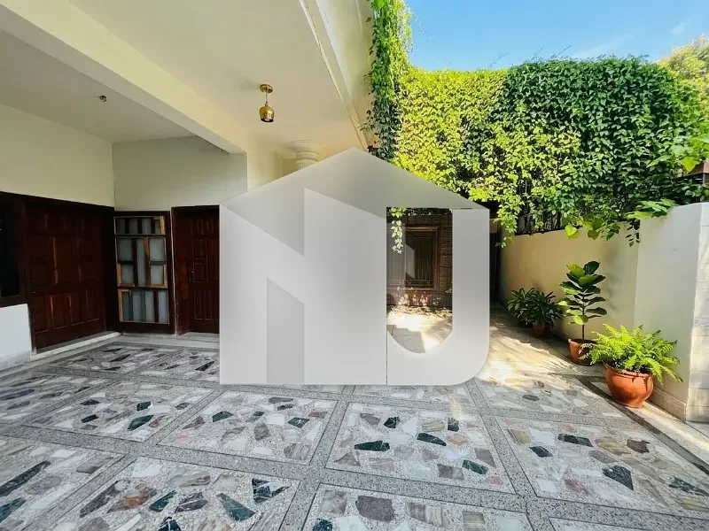14 Marla (40X80) Full House For Rent In Family Home I-8/3, photo 2