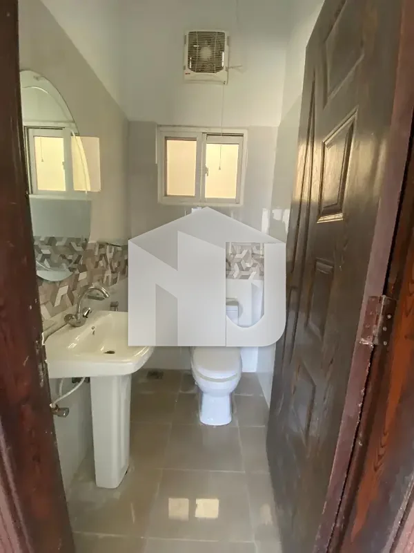 House Of 5 Marla Available For Rent In D-12/1, photo 5