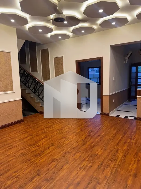 D-12/1 4 Marla House For Rent 4 Bed With Washroom Lounge 2 Kitchen Servant Parking Gas Electricity, photo 10