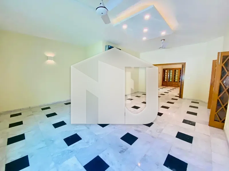 HOUSE AVAILABLE FOR RENT Prime Location: F-8, Islamabad 533 Sq. Yards House, photo 7