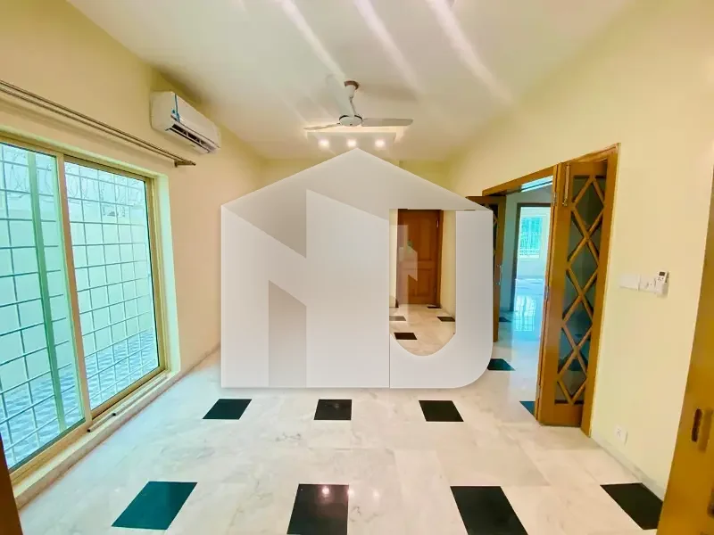 HOUSE AVAILABLE FOR RENT Prime Location: F-8, Islamabad 533 Sq. Yards House, photo 2