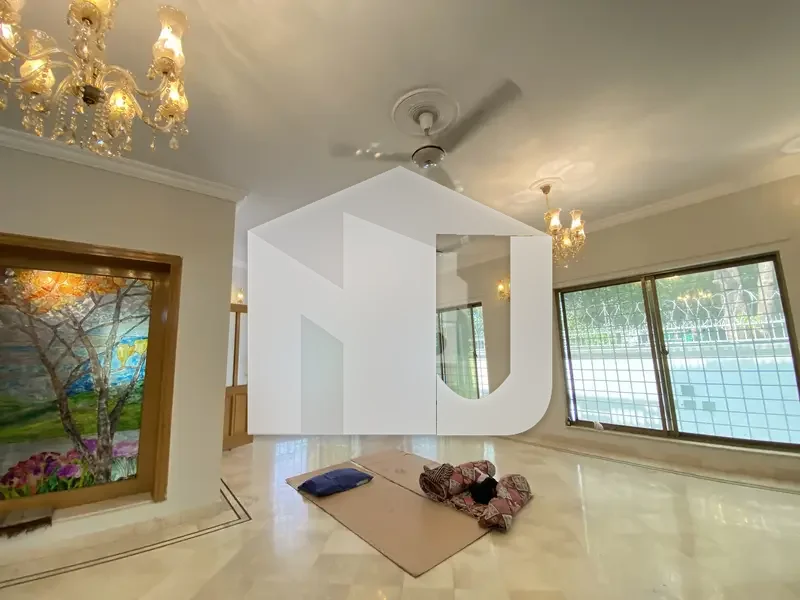 Beautiful Corner House Available For Rent On Extremely Prime Location, photo 16