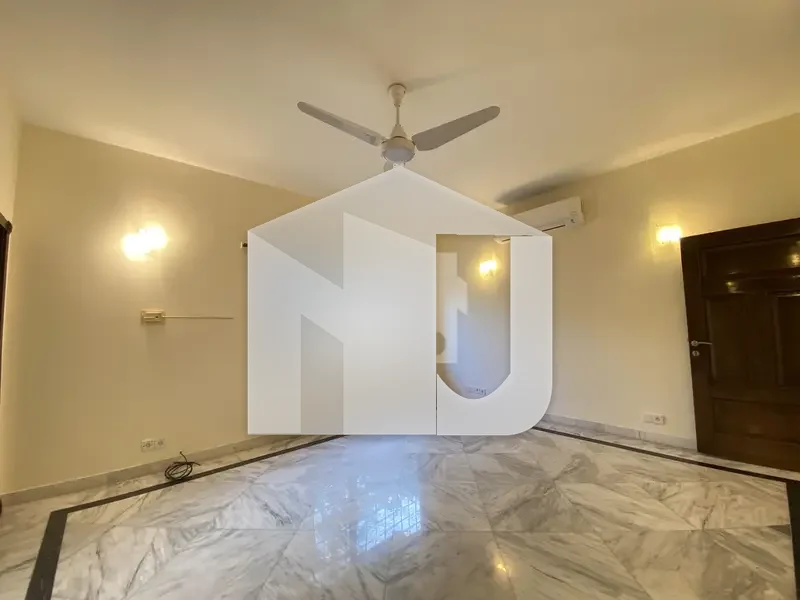 Beautiful House With Two Car Porch Available For Rent On Prime Location, photo 14