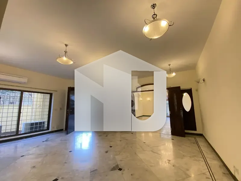 Beautiful House With Two Car Porch Available For Rent On Prime Location, photo 15