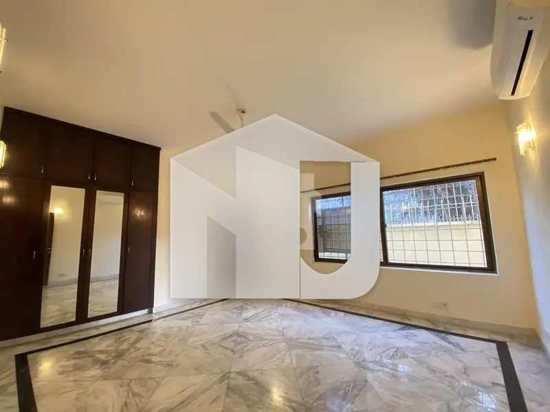 Beautiful House With Two Car Porch Available For Rent On Prime Location, photo 18