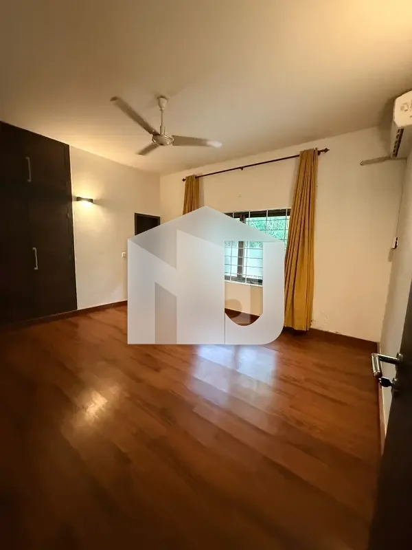 Beautiful & Spacious 4 Bedroom 1000 sq. yd House for Rent in E-7 Islamabad VIP Location Garden Servant Room Ideal Family Living, photo 3