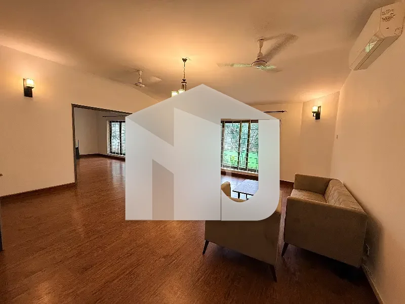 Beautiful & Spacious 4 Bedroom 1000 sq. yd House for Rent in E-7 Islamabad VIP Location Garden Servant Room Ideal Family Living, photo 9
