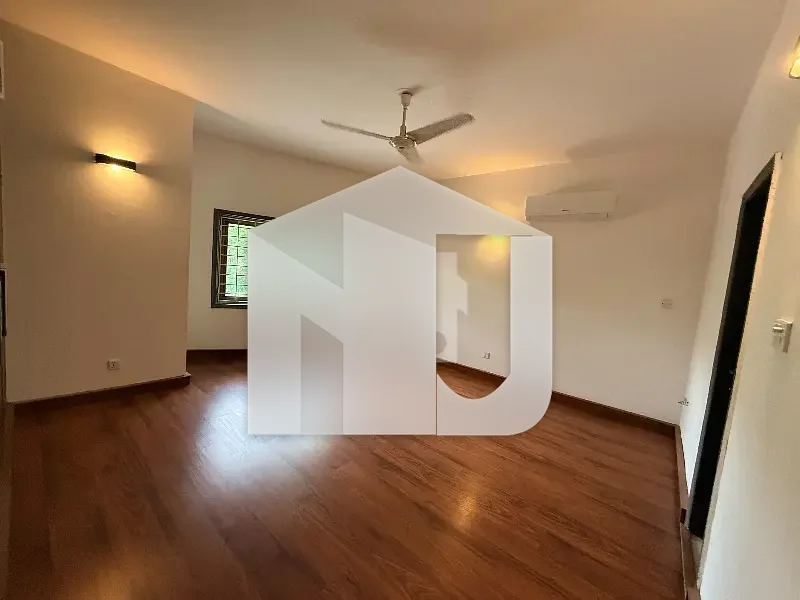 Beautiful & Spacious 4 Bedroom 1000 sq. yd House for Rent in E-7 Islamabad VIP Location Garden Servant Room Ideal Family Living, photo 14