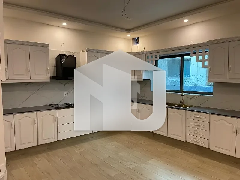 Beautiful Luxurious 6 Bedroom House for Rent in Prime F Sector Islamabad | Double Kitchen | 2 TV Lounges | Servant Quarters | Beautiful Garden | Near Park & Market | VIP Location | Best Price 7 Lac, photo 19