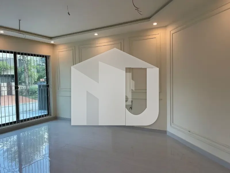 Beautiful Luxurious 6 Bedroom House for Rent in Prime F Sector Islamabad | Double Kitchen | 2 TV Lounges | Servant Quarters | Beautiful Garden | Near Park & Market | VIP Location | Best Price 7 Lac, photo 15