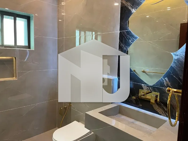 Beautiful Luxurious 6 Bedroom House for Rent in Prime F Sector Islamabad | Double Kitchen | 2 TV Lounges | Servant Quarters | Beautiful Garden | Near Park & Market | VIP Location | Best Price 7 Lac, photo 10