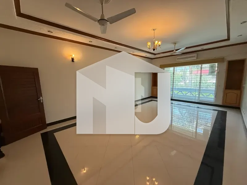 Brand New Luxurious House With Front And Bak Lawn For Rent, photo 18