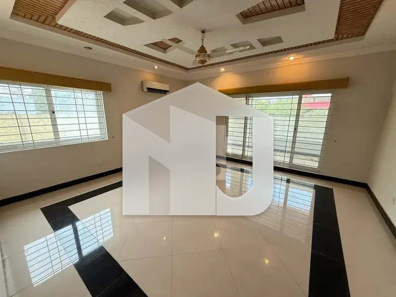 Brand New Luxurious House With Front And Bak Lawn For Rent, photo 5