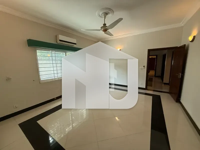 Brand New Luxurious House With Front And Bak Lawn For Rent, photo 11