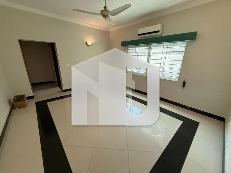 Brand New Luxurious House With Front And Bak Lawn For Rent, photo 15