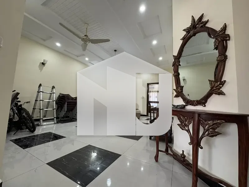 10Marla Fully Furnished House Up For Rent Walking Distance From Park, Mosque, photo 20
