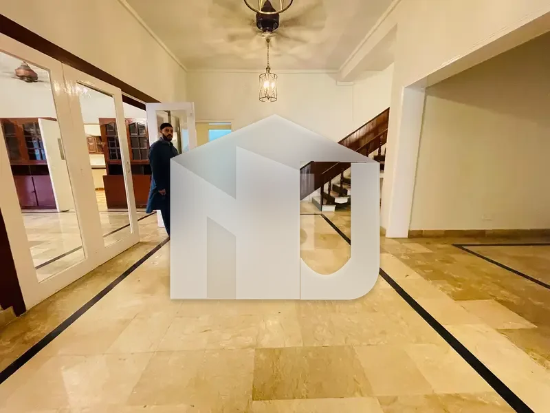 F-8 | 4 Bedrooms 1 | study Room | Renovated, photo 6