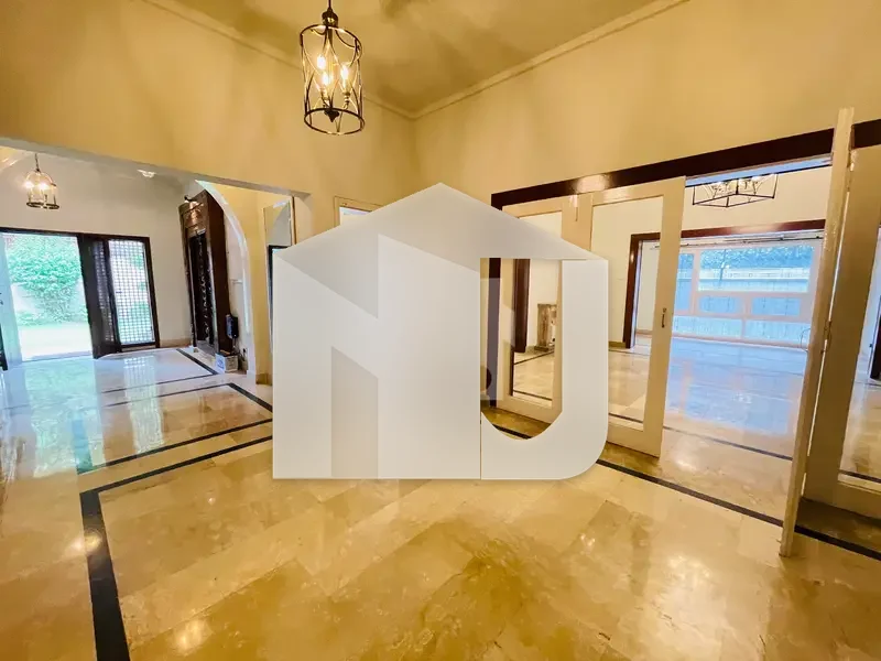 F-8 | 4 Bedrooms 1 | study Room | Renovated, photo 4