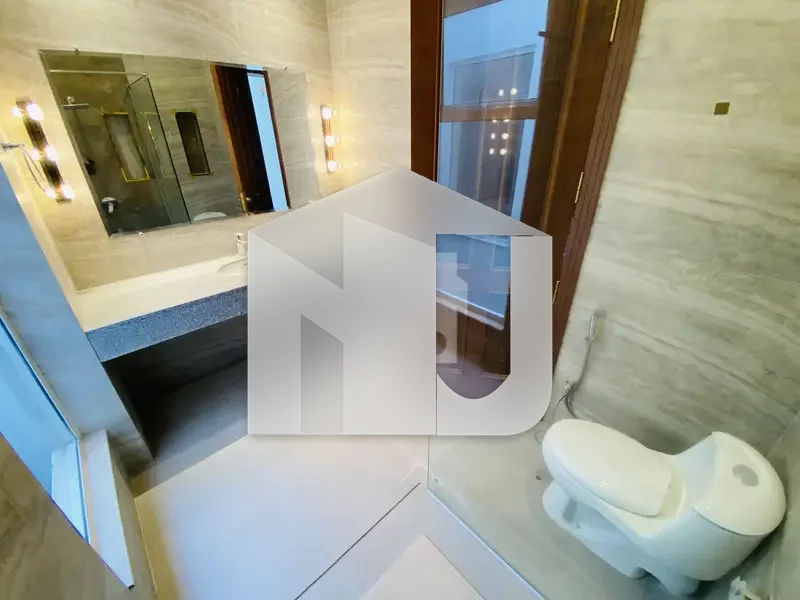 F-8 Brand New House With Biggest Basement | Lift | 8 Bedrooms 10 Washroom, photo 15