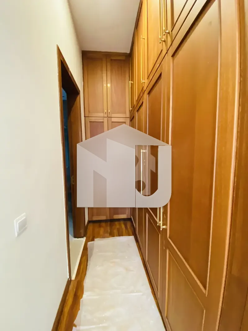 F-8 Brand New House With Biggest Basement | Lift | 8 Bedrooms 10 Washroom, photo 5