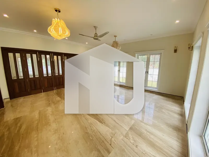 F-8 Brand New House With Biggest Basement | Lift | 8 Bedrooms 10 Washroom, photo 12