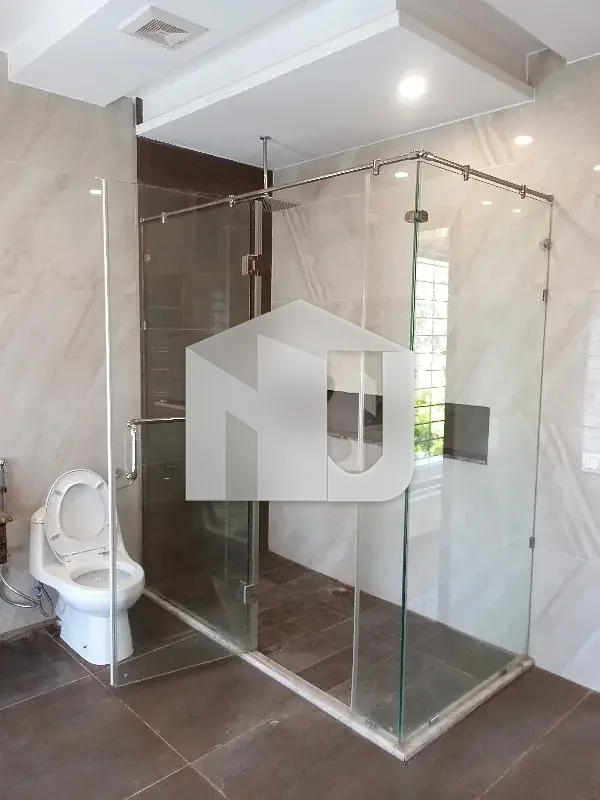 A 30 Marla House In F-8 Is On The Market For Rent, photo 16