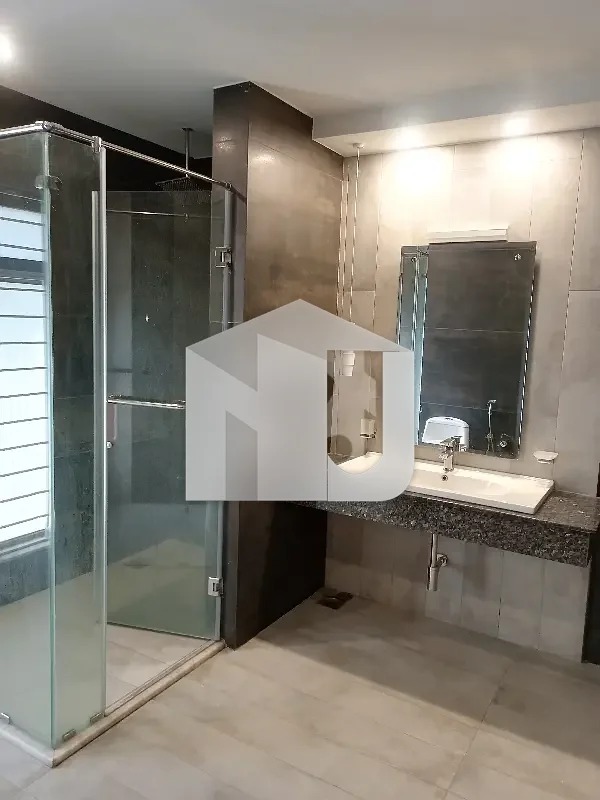 A 30 Marla House In F-8 Is On The Market For Rent, photo 10
