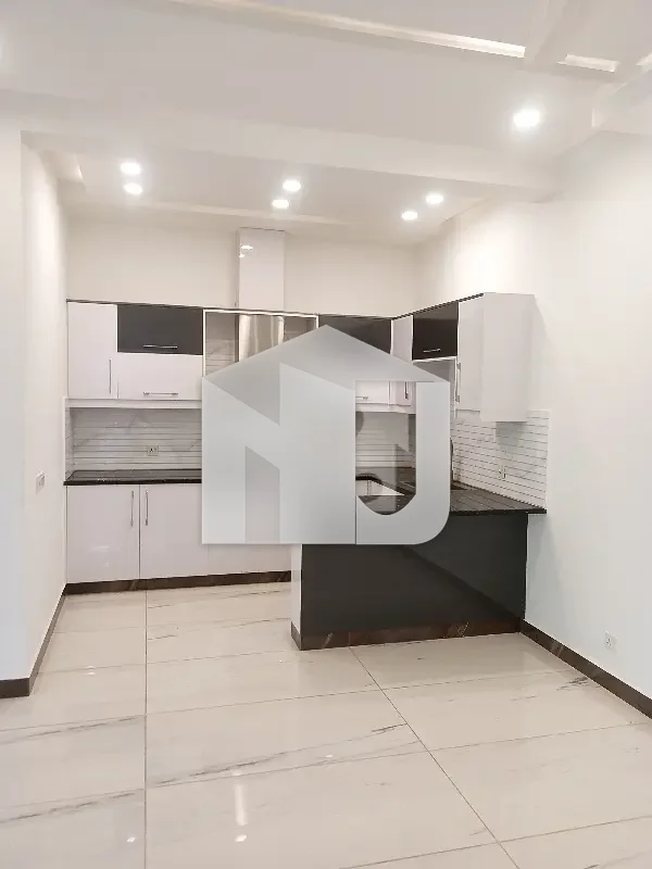 A 30 Marla House In F-8 Is On The Market For Rent, photo 12