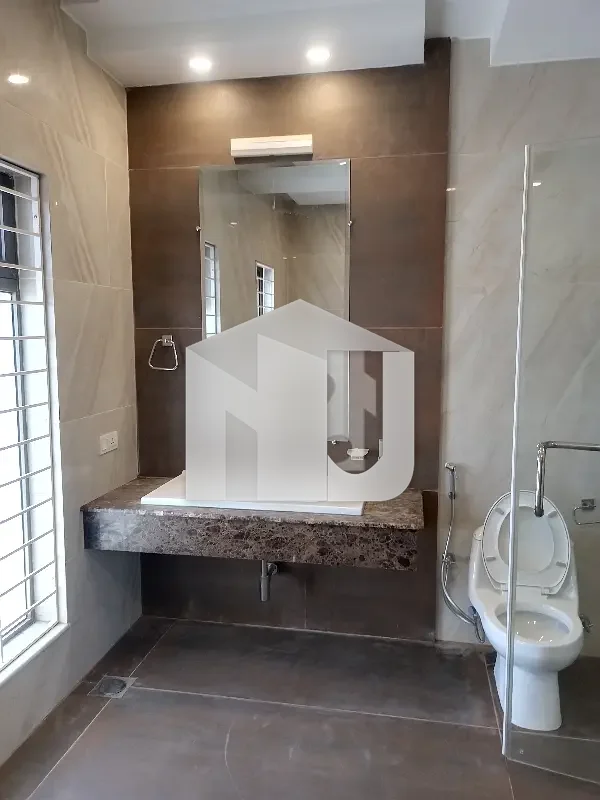 A 30 Marla House In F-8 Is On The Market For Rent, photo 17