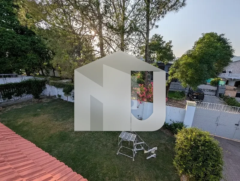 Brand New Triple Storey House On Prime Location Available For Rent., photo 24