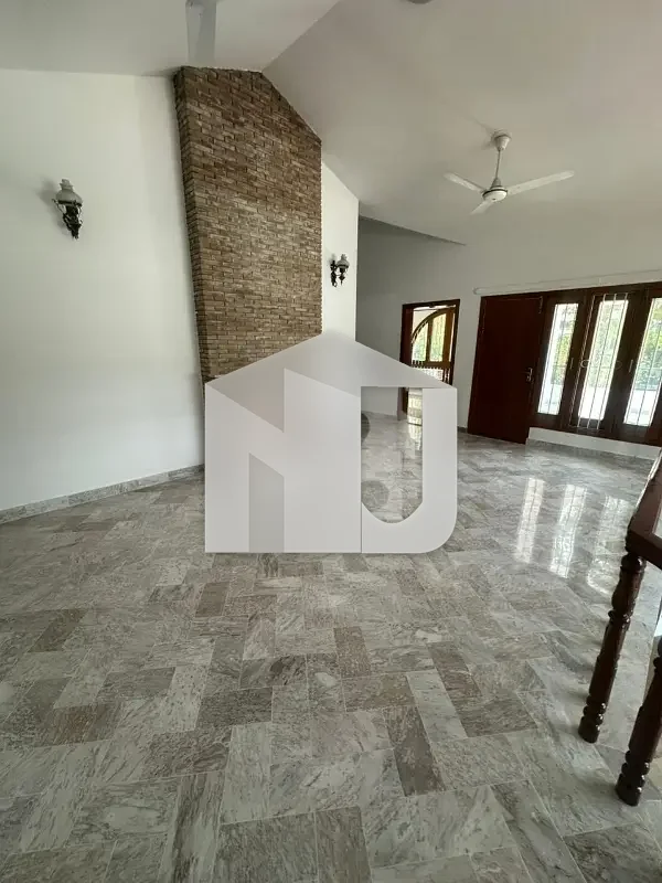 Brand New Triple Storey House On Prime Location Available For Rent., photo 10